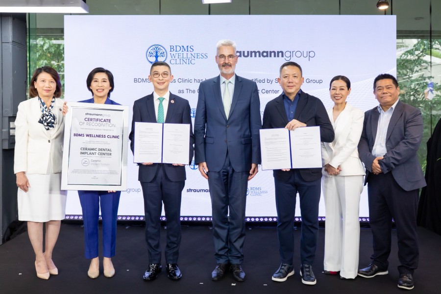 ศูนย์รากฟันเทียมเซรามิกแห่งแรกและแห่งเดียวในเอเชียแปซิฟิก! BDMS Wellness Clinic ผนึกกำลัง Straumann Group ประเทศไทย เสริมศักยภาพด้านทันตกรรมไทยสู่ Dental Wellness Hub ระดับสากล ผสานเทคโนโลยีทันตกรรมกับศาสตร์ความงามอย่างลงตัว