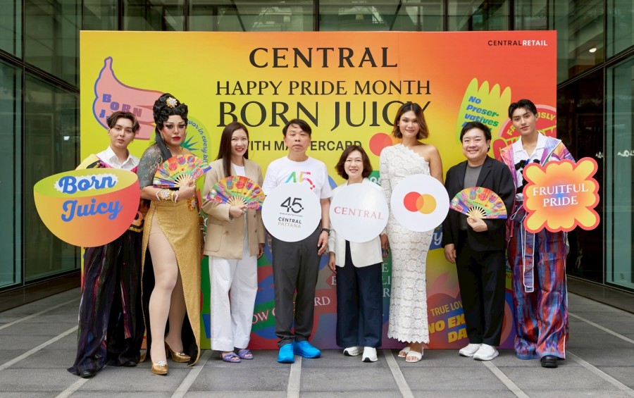 ห้างเซ็นทรัล ในเครือเซ็นทรัล รีเทล ปลุกพลังแห่งความหลากหลายทั่วประเทศ! ต้อนรับเดือนแห่งความภาคภูมิใจอย่างยิ่งใหญ กับแคมเปญ “Central Pride Month 2025” ที่จะเปลี่ยนทุกสาขาให้กลายเป็นแลนมาร์กแห่งสีสัน และความเท่าเทียม พร้อมเสิร์ฟกิจกรรมสุดคัลเลอร์ฟูลในคอนเซปต์ Happy Pride Month : Born Juicy ชวนเหล่านักช้อปมาเฉลิมฉลองตัวตนแบบจัดเต็ม สนุกทุกสไตล์ เปล่งประกายทุกความเป็นคุณ!