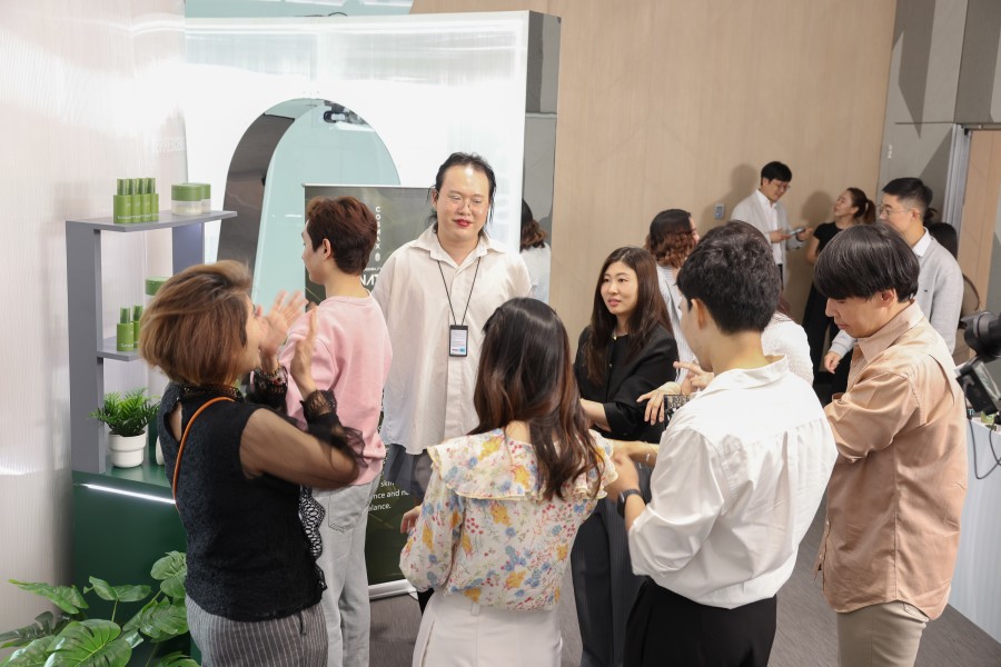 COSMAX ผู้นำด้านการผลิตเครื่องสำอางอันดับหนึ่งจากประเทศเกาหลี จัดงาน “COSMAX INNOVATION DAY 2025” ภายใต้ธีม Curated Customization รวมผลิตภัณฑ์ที่คัดสรรมาอย่างพิถีพิถันเพื่อตอบโจทย์ผู้บริโภคชาวไทยโดยเฉพาะ