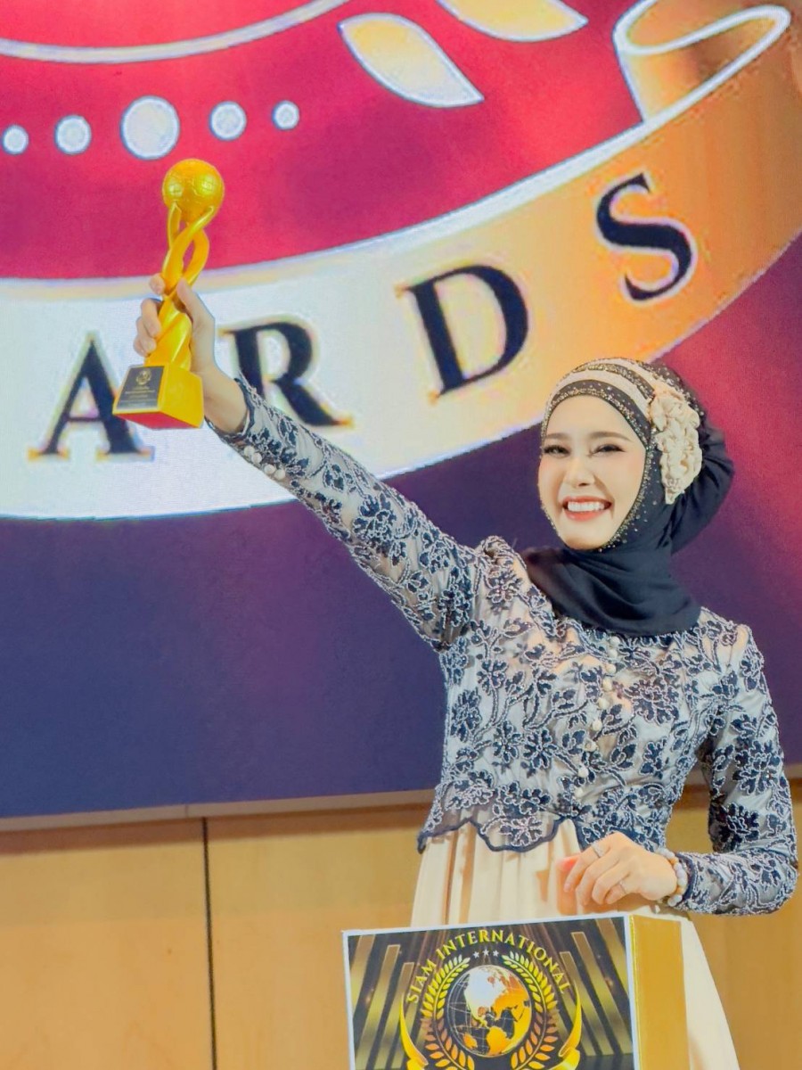 ดร.เปรมระพี พันหวังดียุกุล (ดร.ษา) คว้ารางวัลเกียรติยศ Siam International Awards 2025 ต้นแบบนักธุรกิจมุสลิมยุคใหม่ ผสานศาสนากับการบริหารสมัยใหม่