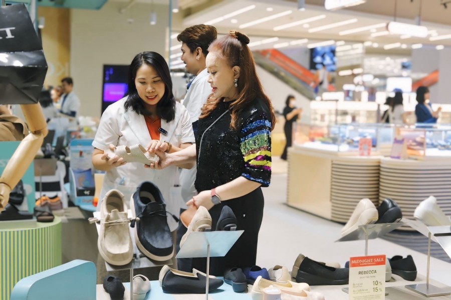 จิ๊ก-เนาวรัตน์ พร้อมเหล่าคนดัง “ฟอร์ด-ต้าร์-ต้นขิง-ไก่” อัปเดตเทรนด์สุขภาพเท้า TALON @เซ็นทรัลเวิลด์